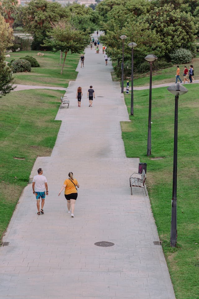 pexels-tiagoalvar-21287028